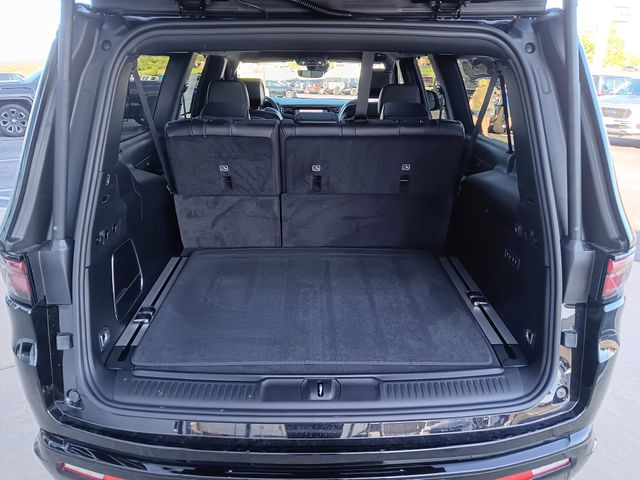 2025 Jeep Wagoneer L Series II Carbide photo 18