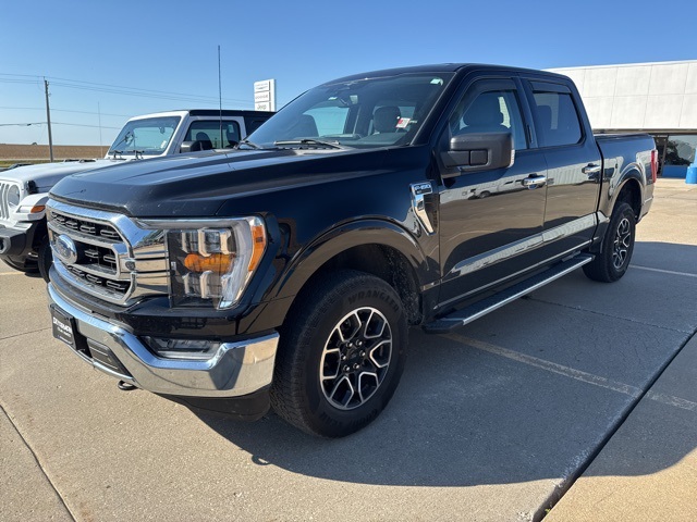 2023 Ford F-150 XLT photo 2