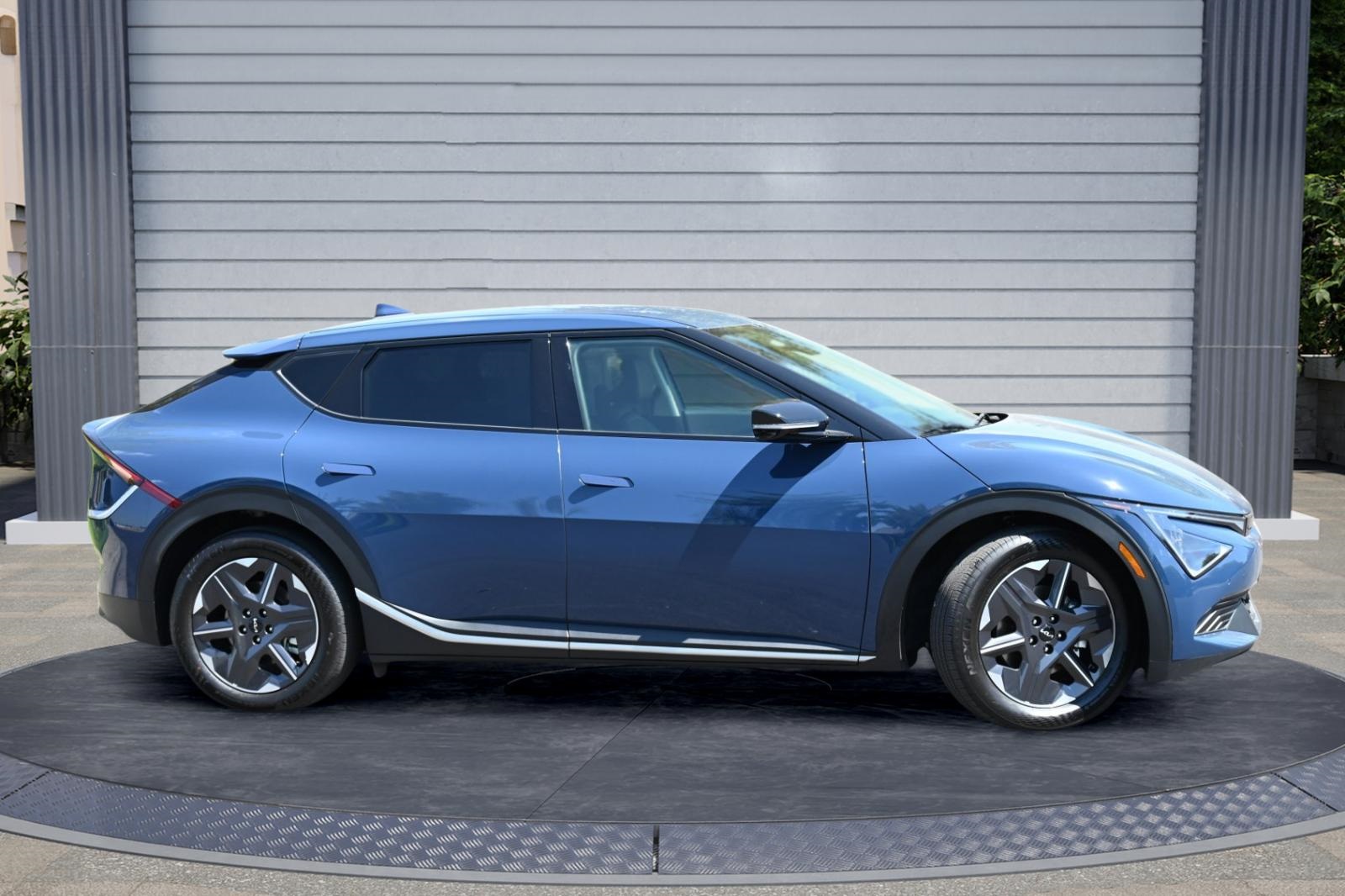 2025 Kia EV6 Light photo 3