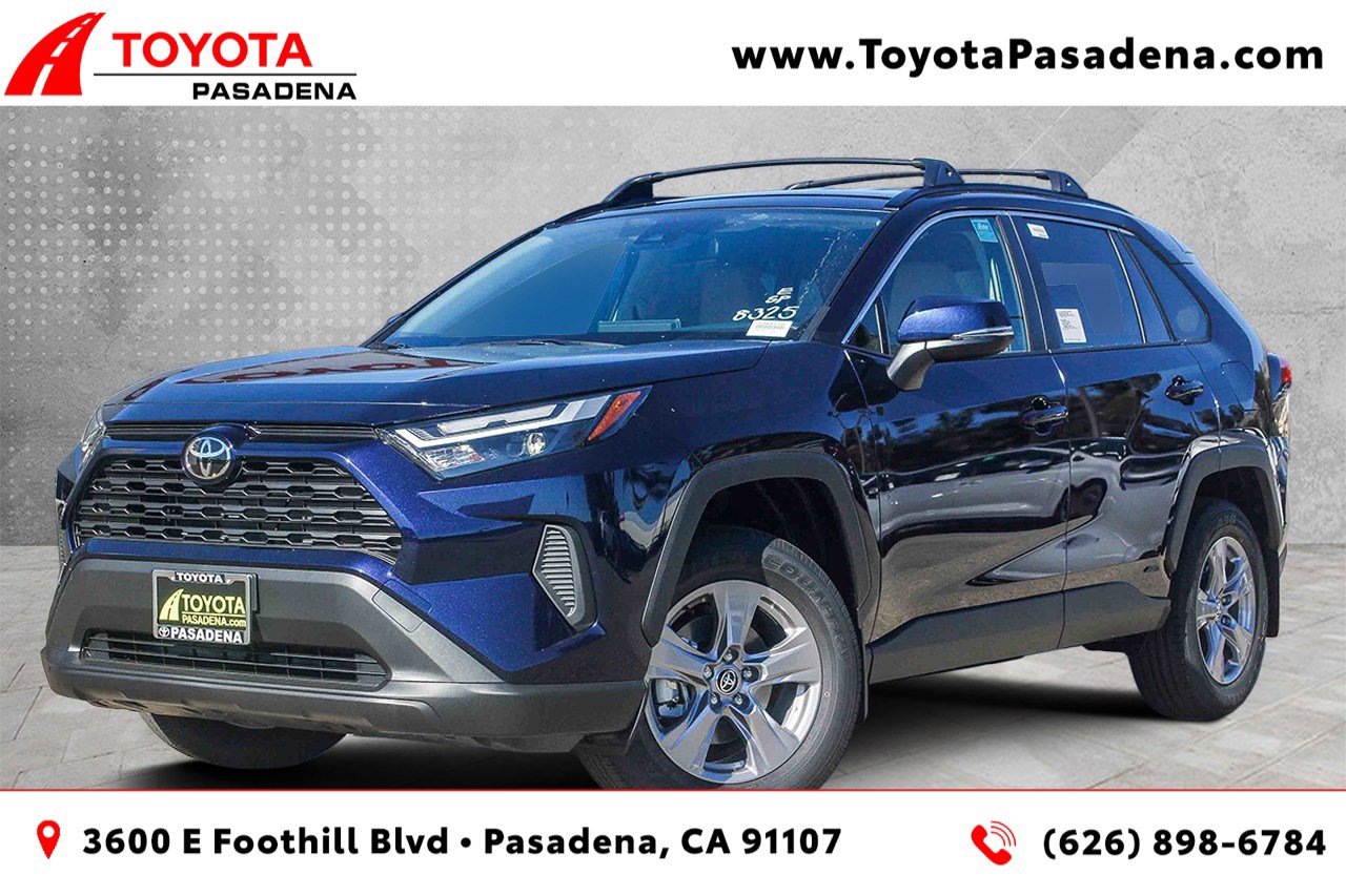 2025 Toyota RAV4 XLE's photo