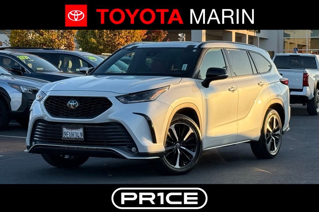 2022 Toyota Highlander XSE's photo