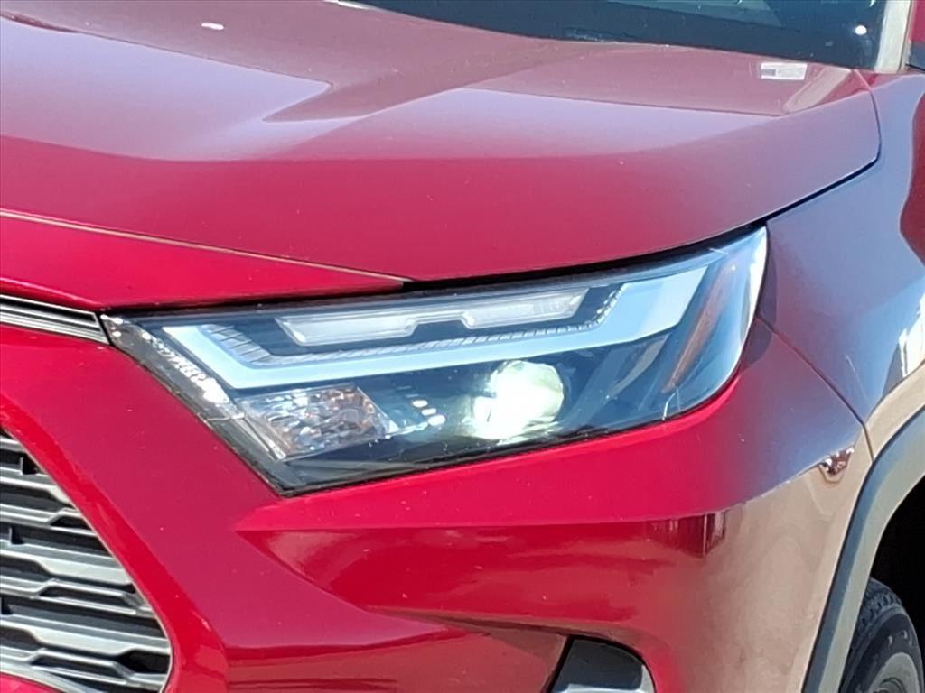 2022 Toyota RAV4 Hybrid XLE Premium photo 2