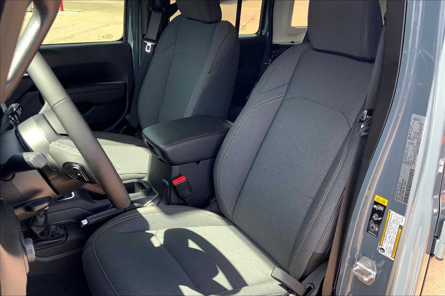 2025 Jeep Wrangler Sport S photo 8