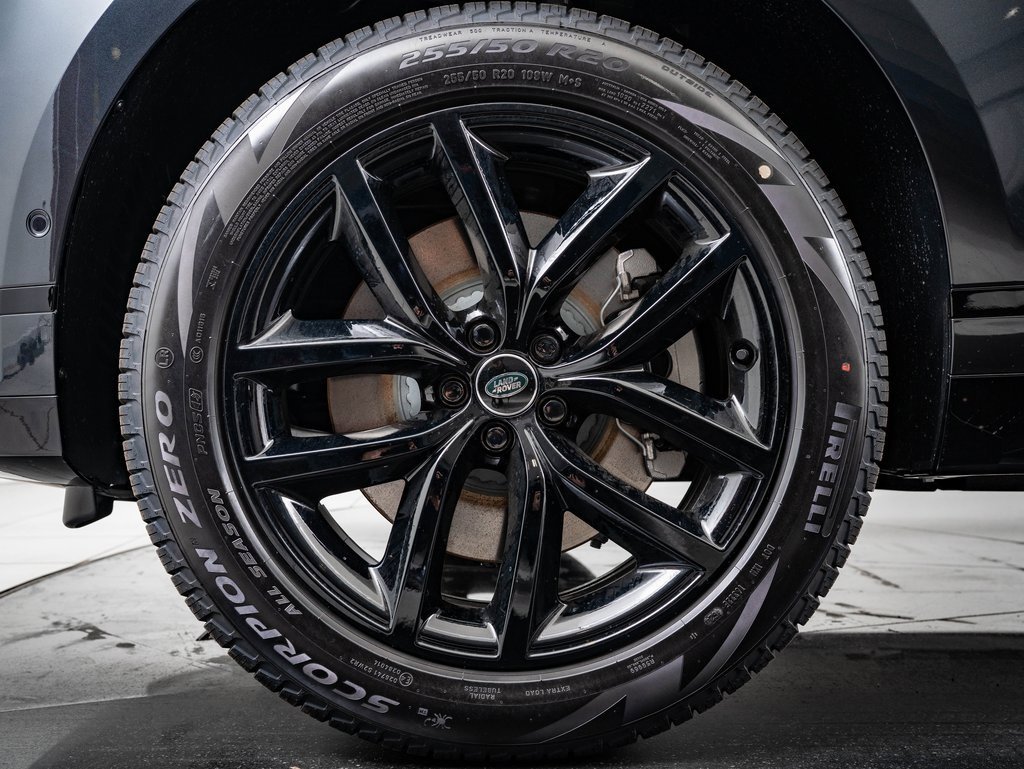 2026 Land Rover Range Rover Velar SE photo 12