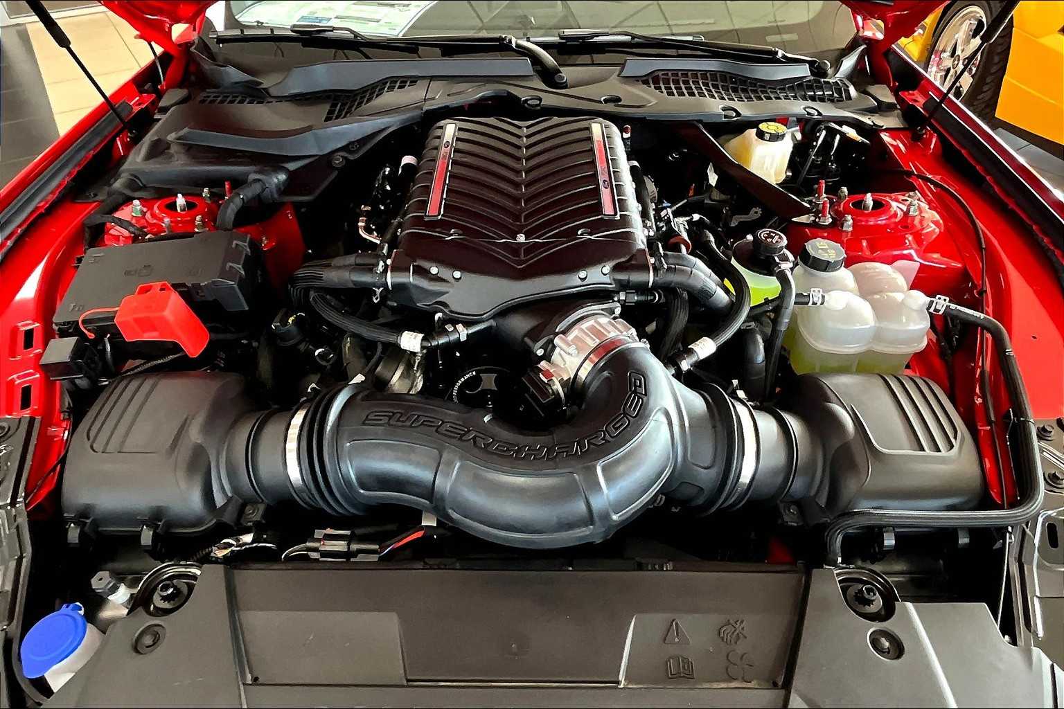 2025 Ford Mustang GT Premium photo 14