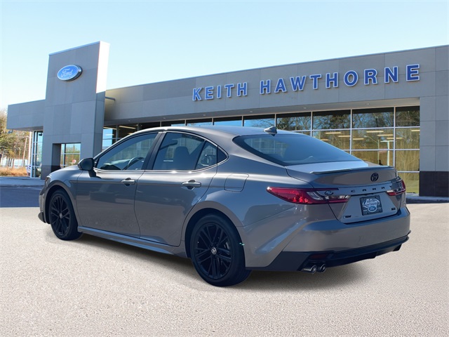 2025 Toyota Camry SE photo 3