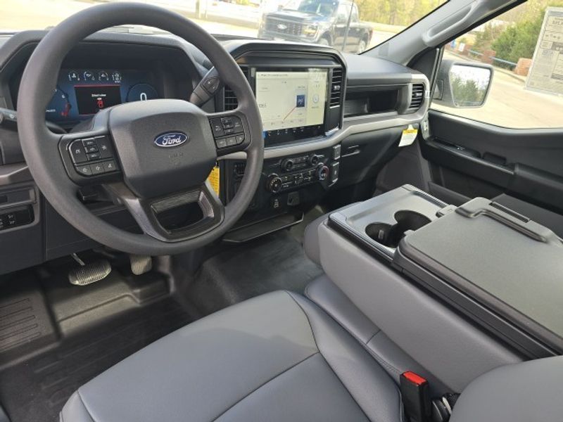 2025 Ford F-150 XL photo 5