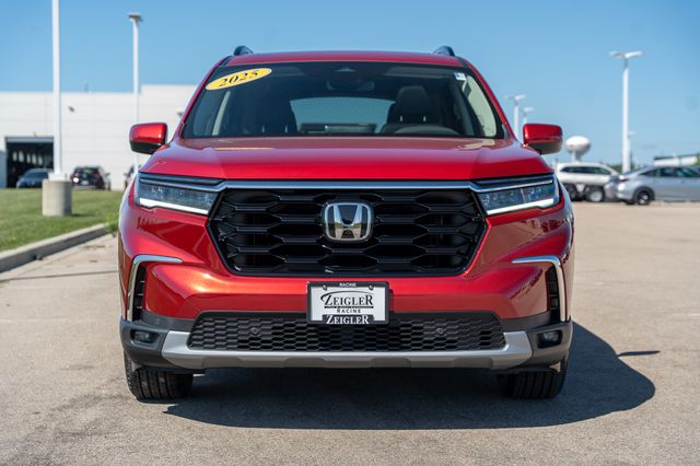 2025 Honda Pilot Touring photo 2