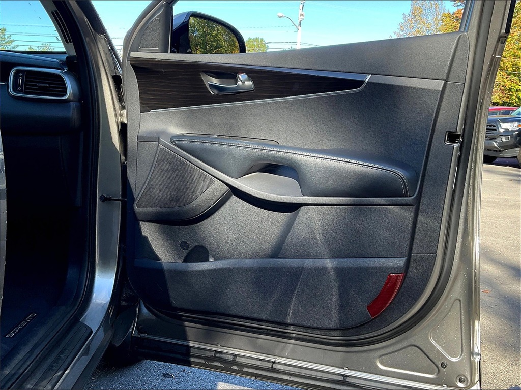 2019 Kia Sorento LX photo 25