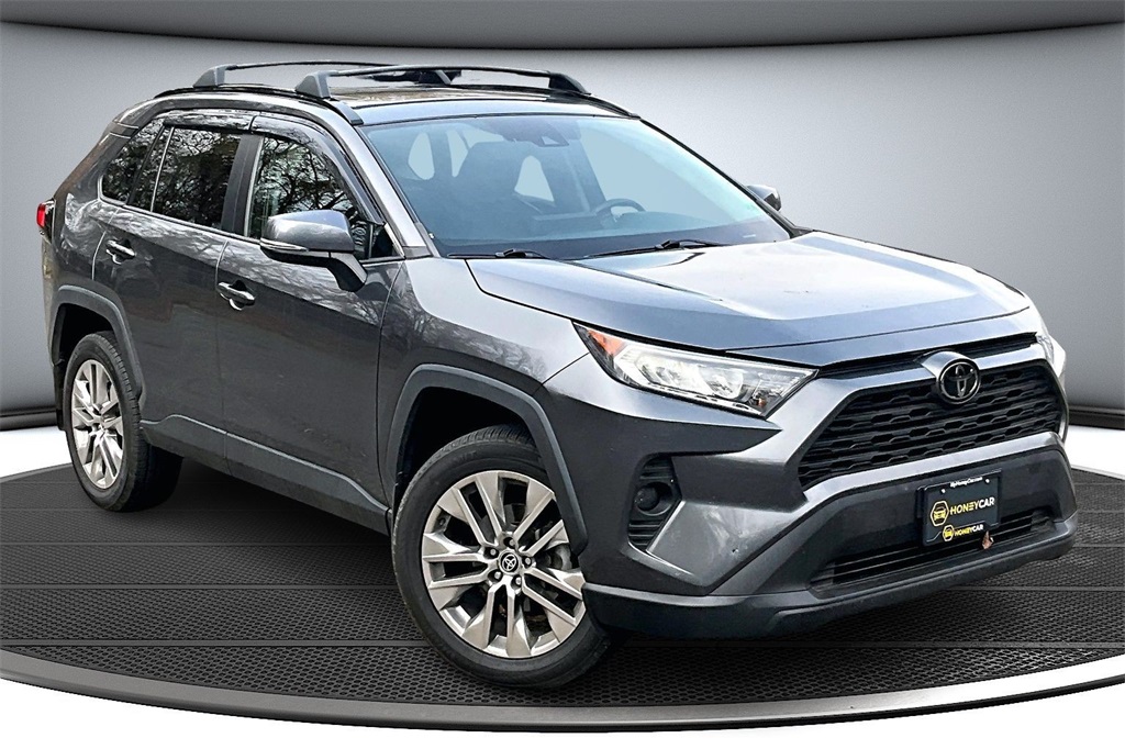 2021 Toyota RAV4 XLE Premium's photo