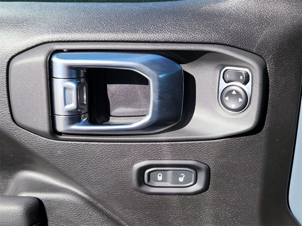 2025 Jeep Wrangler Sport S photo 19
