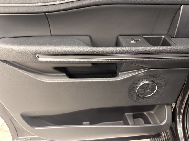 2022 Ford Expedition MAX XLT photo 22