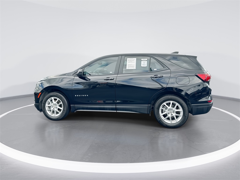 2024 Chevrolet Equinox LS photo 4