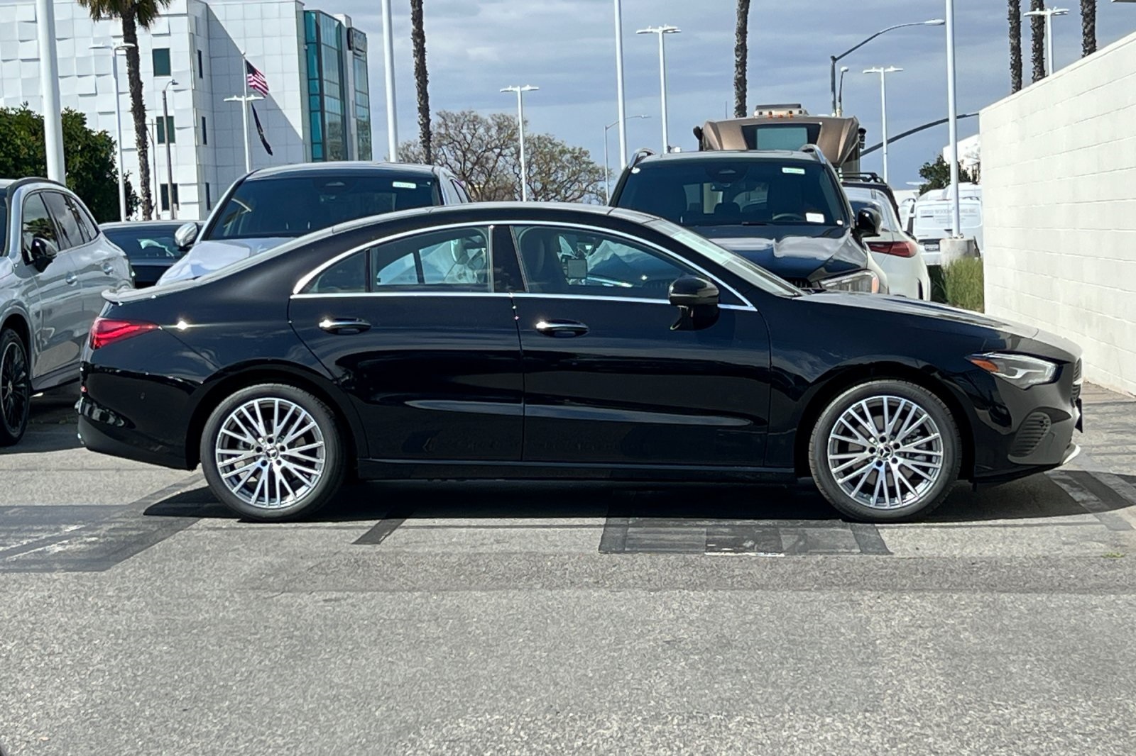 2025 Mercedes Benz CLA 250 photo 4