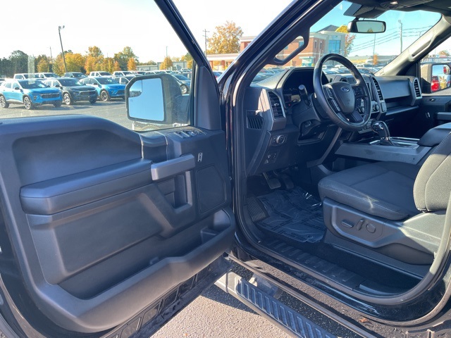 2019 Ford F-150 XLT photo 4