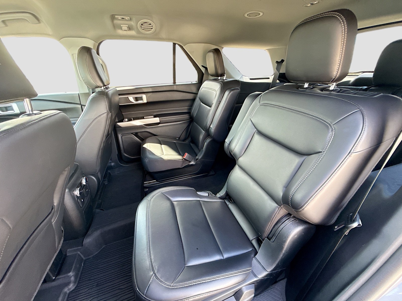 2022 Ford Explorer XLT photo 23