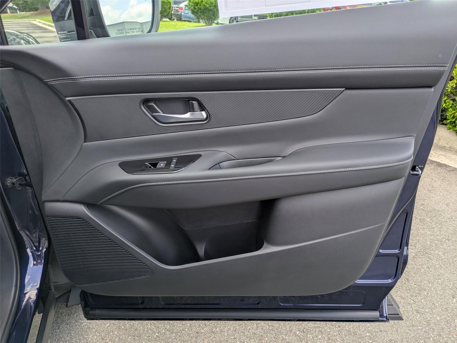 2025 Nissan Murano SV photo 24