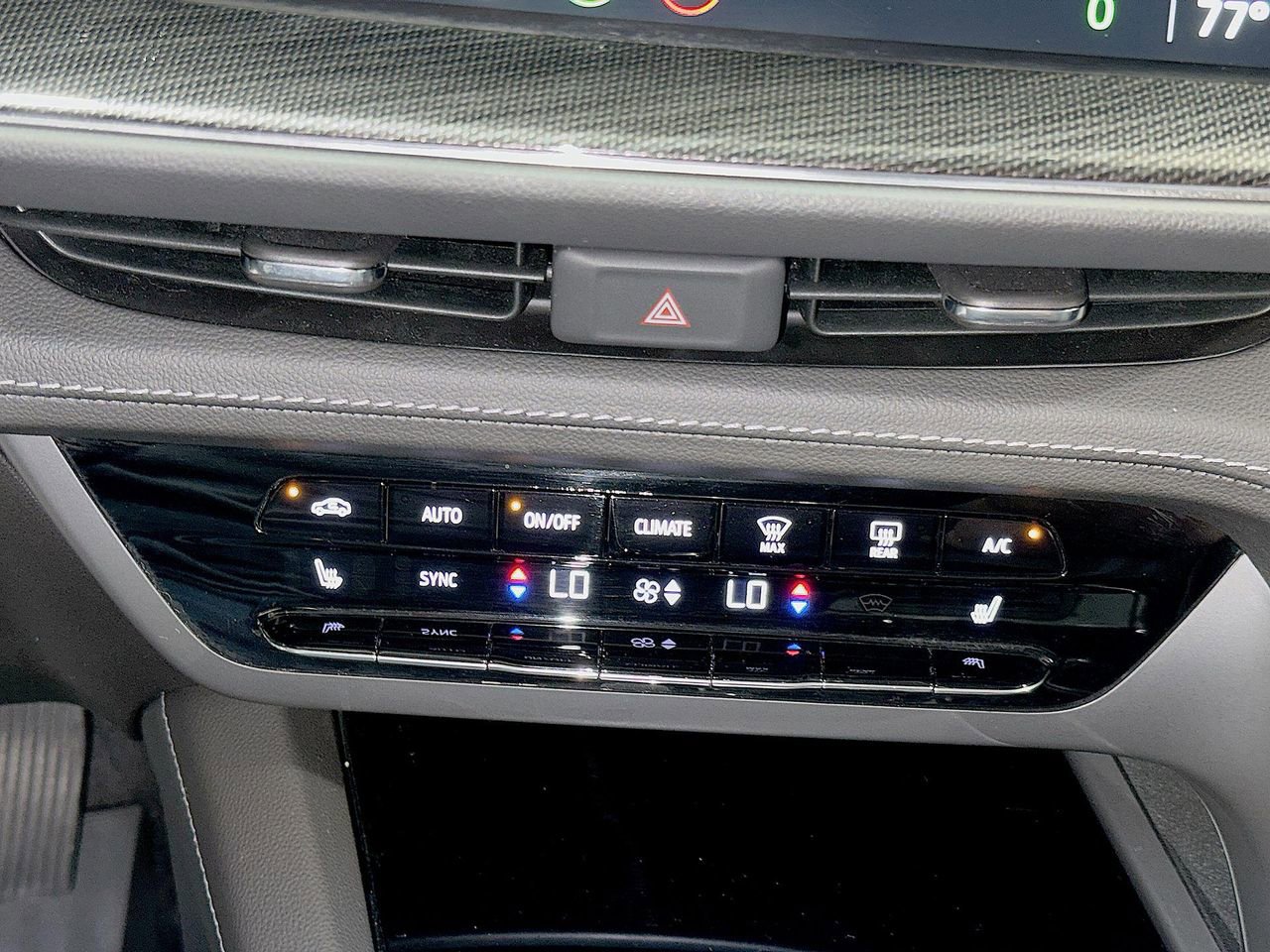 2023 Buick Envision Essence photo 16
