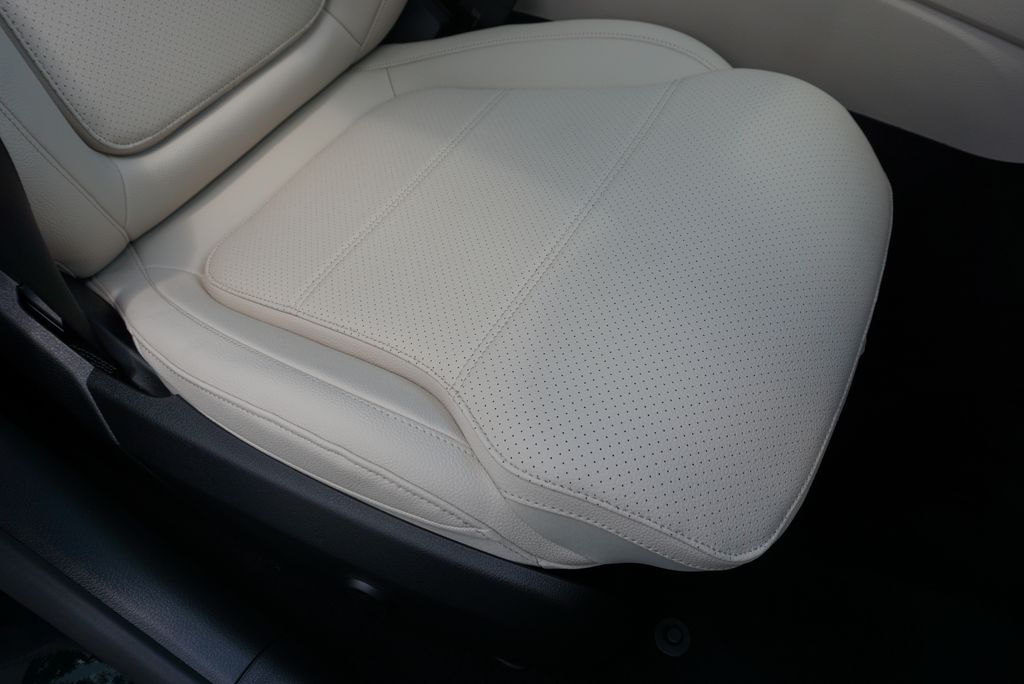 2025 Mercedes Benz C 300 photo 60