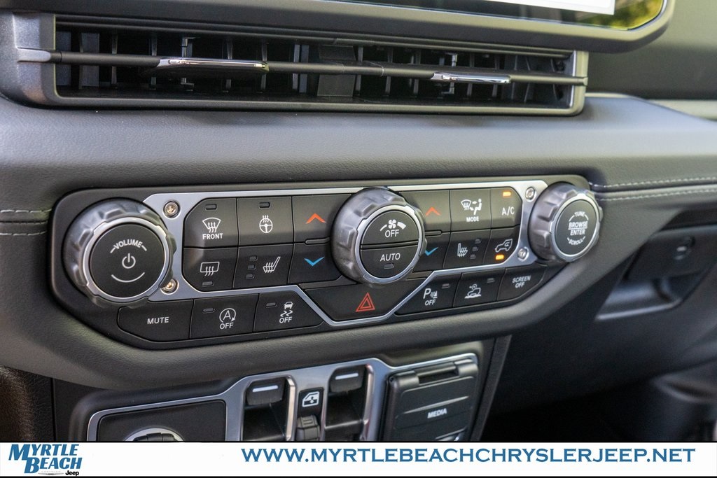 2025 Jeep Gladiator Sport photo 22