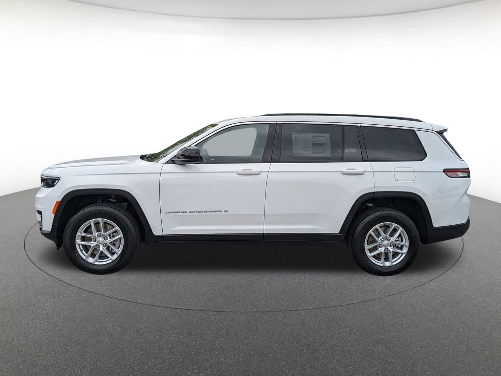 2025 Jeep Grand Cherokee Laredo X photo 4