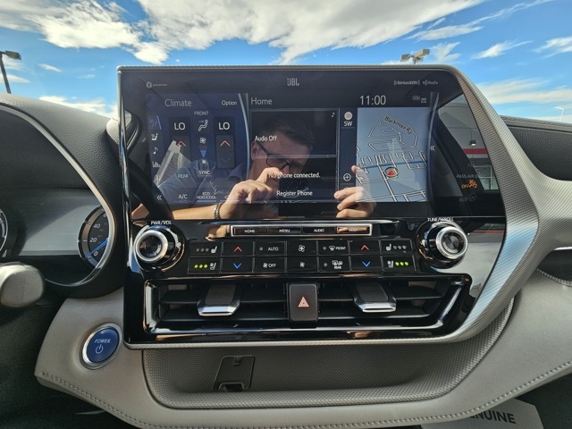 2021 Toyota Highlander Hybrid Platinum photo 11