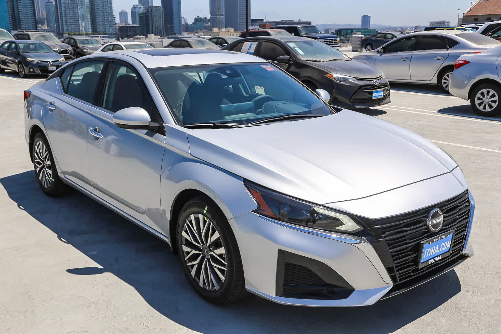 2025 Nissan Altima SV photo 3