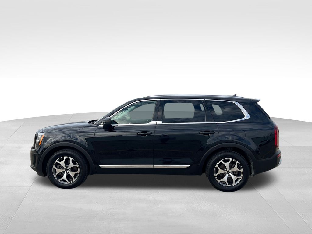 2022 Kia Telluride EX photo 2