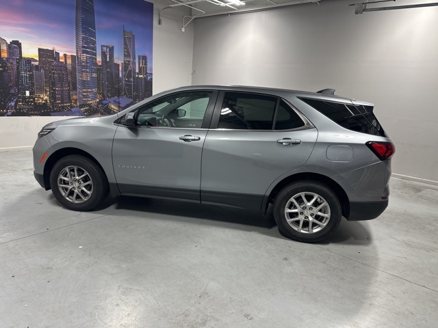 2024 Chevrolet Equinox LT photo 3