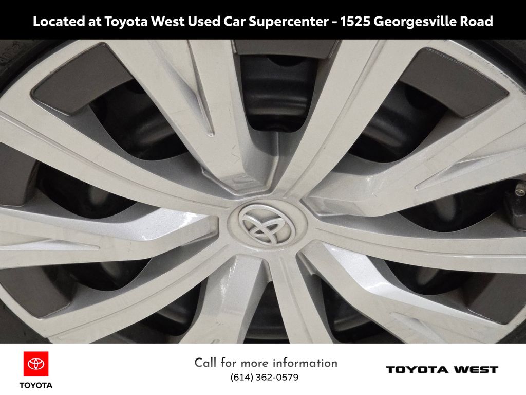 2023 Toyota Camry Hybrid LE photo 10