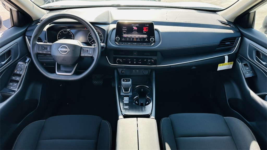 2025 Nissan Rogue S photo 11