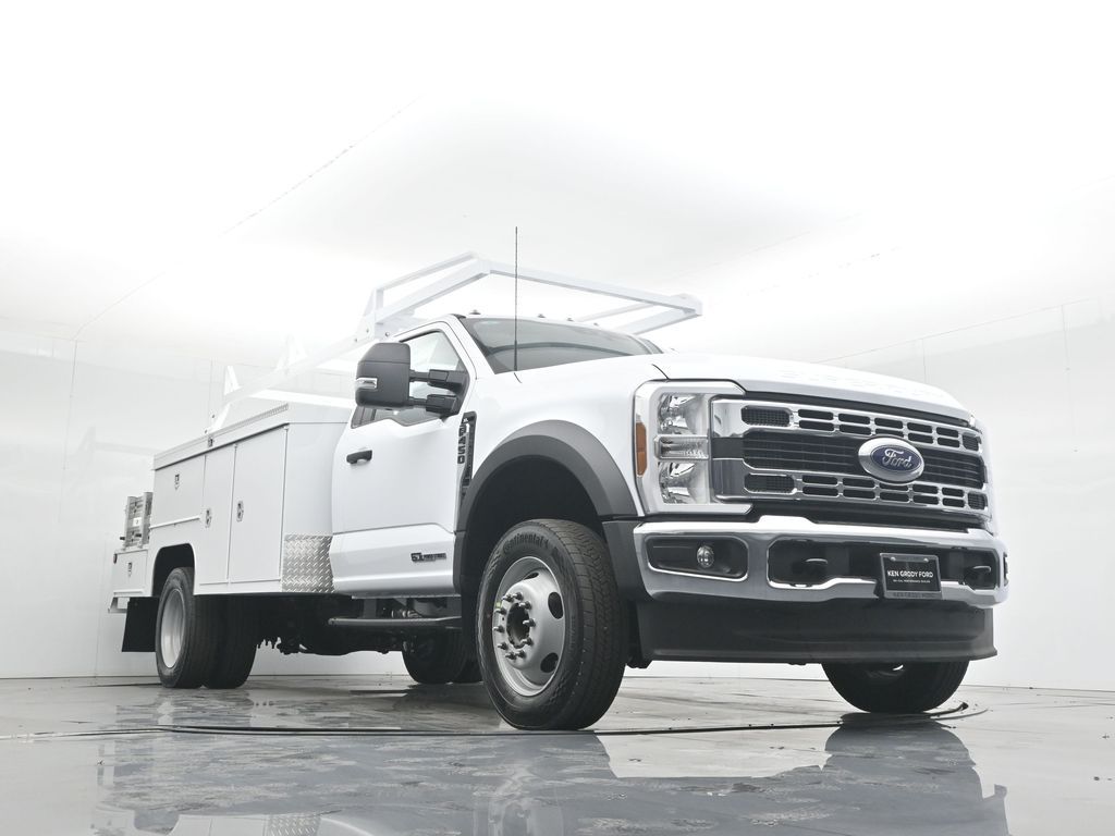 2025 Ford F-450 photo 46