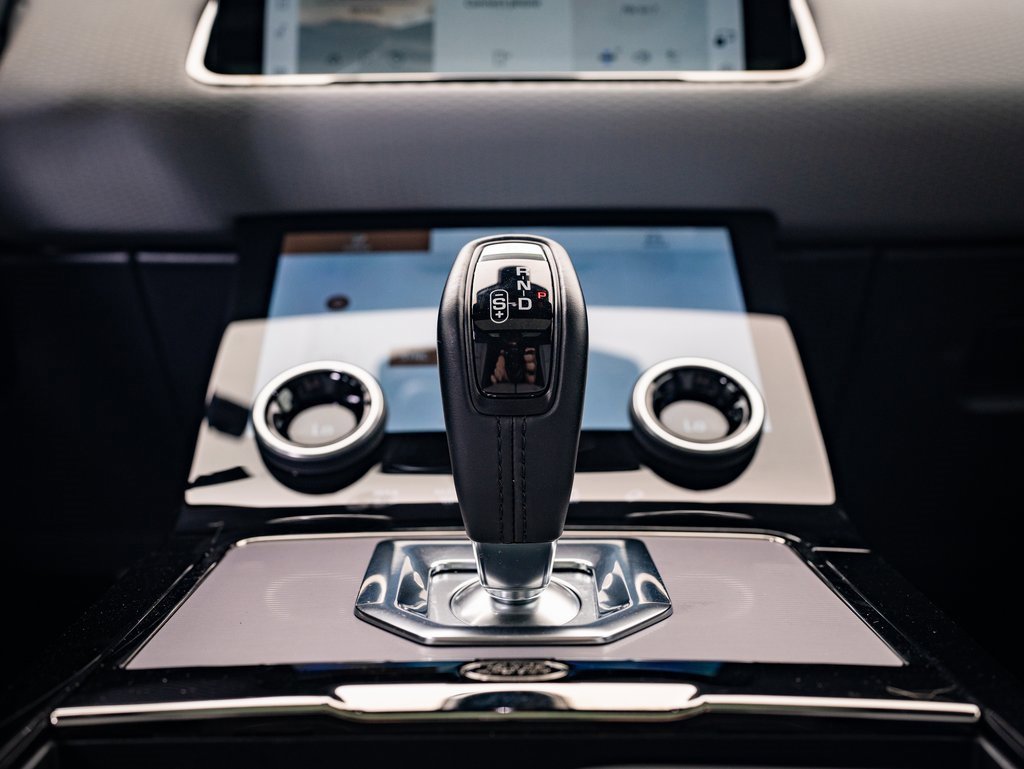 2023 Land Rover Range Rover Evoque R-Dynamic S photo 28