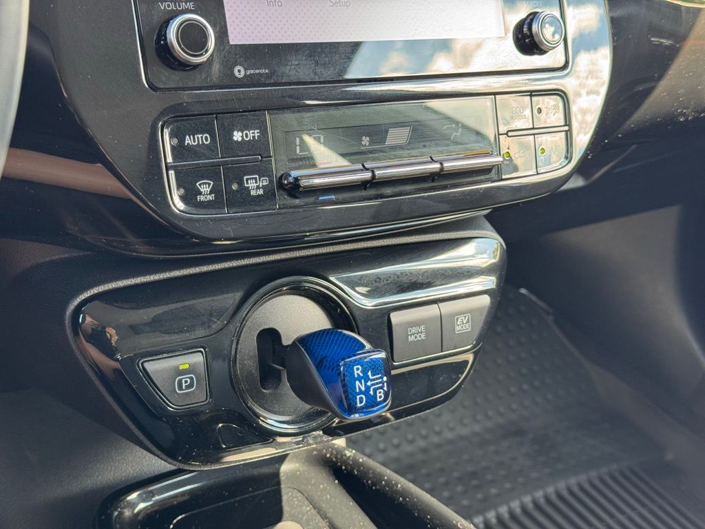 2022 Toyota Prius LE AWD-e photo 27