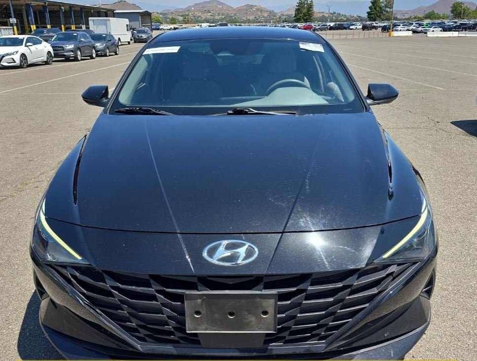 Used 2022 Hyundai Elantra SEL with VIN 5NPLS4AG1NH056940 for sale in Kansas City