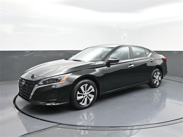 2025 Nissan Altima S's photo