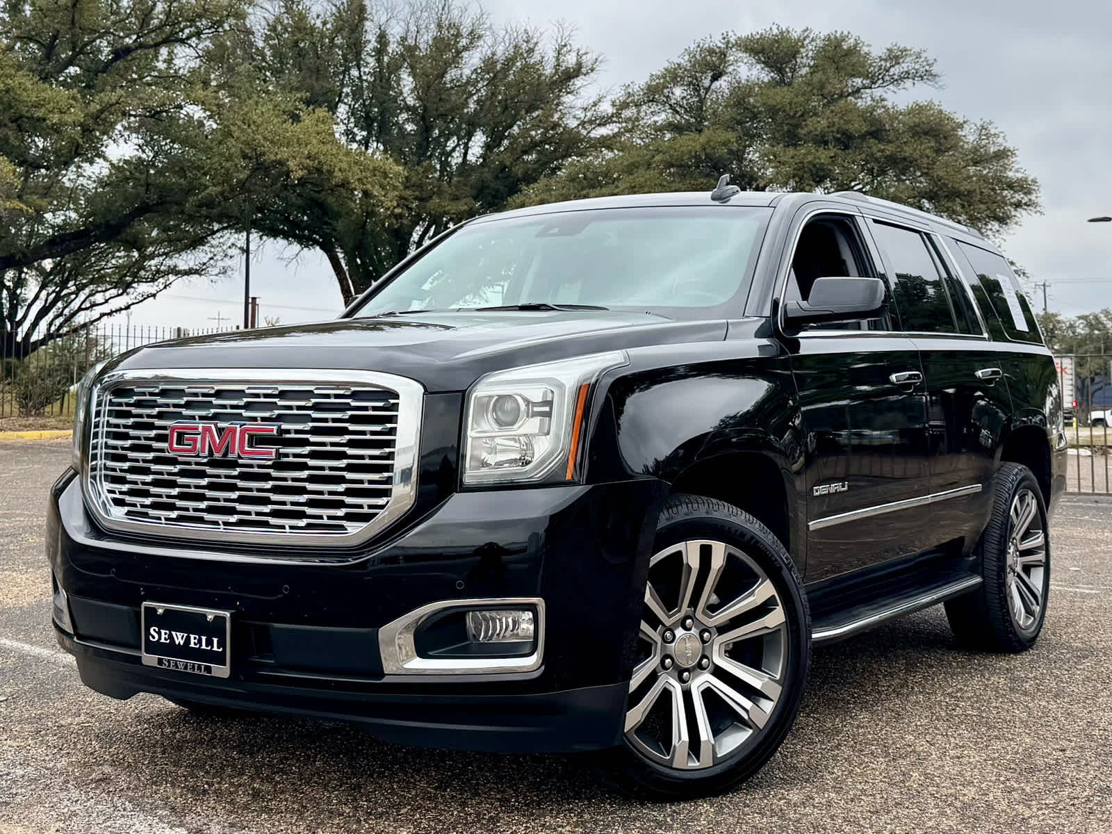 2018 GMC Yukon Denali's photo