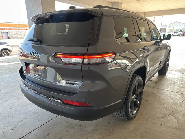 2025 Jeep Grand Cherokee Limited photo 7
