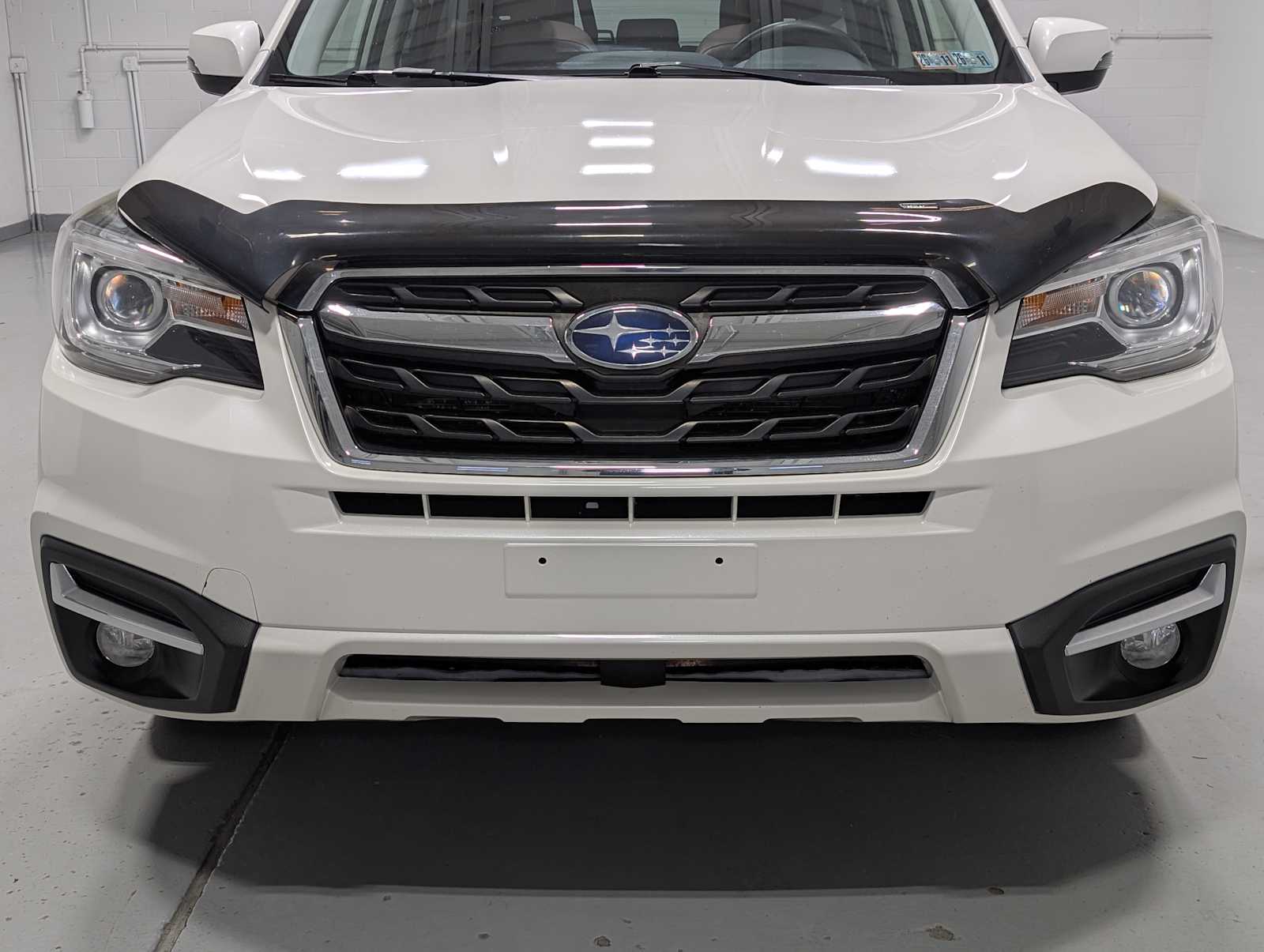 2018 Subaru Forester Touring photo 2