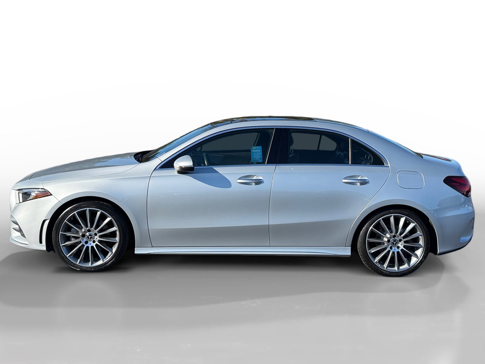 2022 Mercedes Benz A 220 photo 2