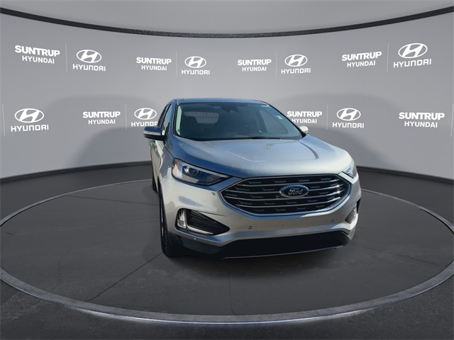 2024 Ford Edge Titanium photo 3