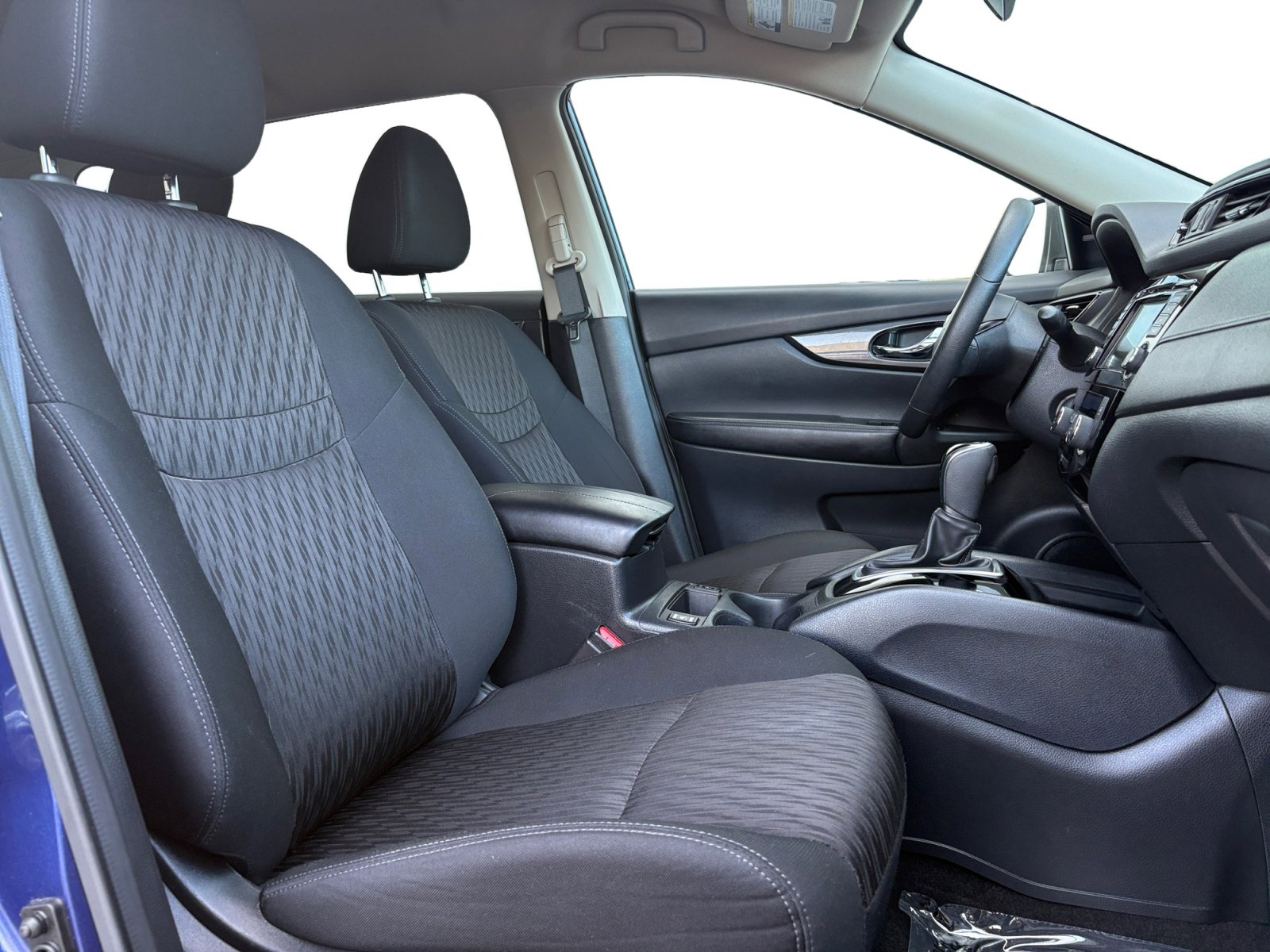 2020 Nissan Rogue SV photo 27