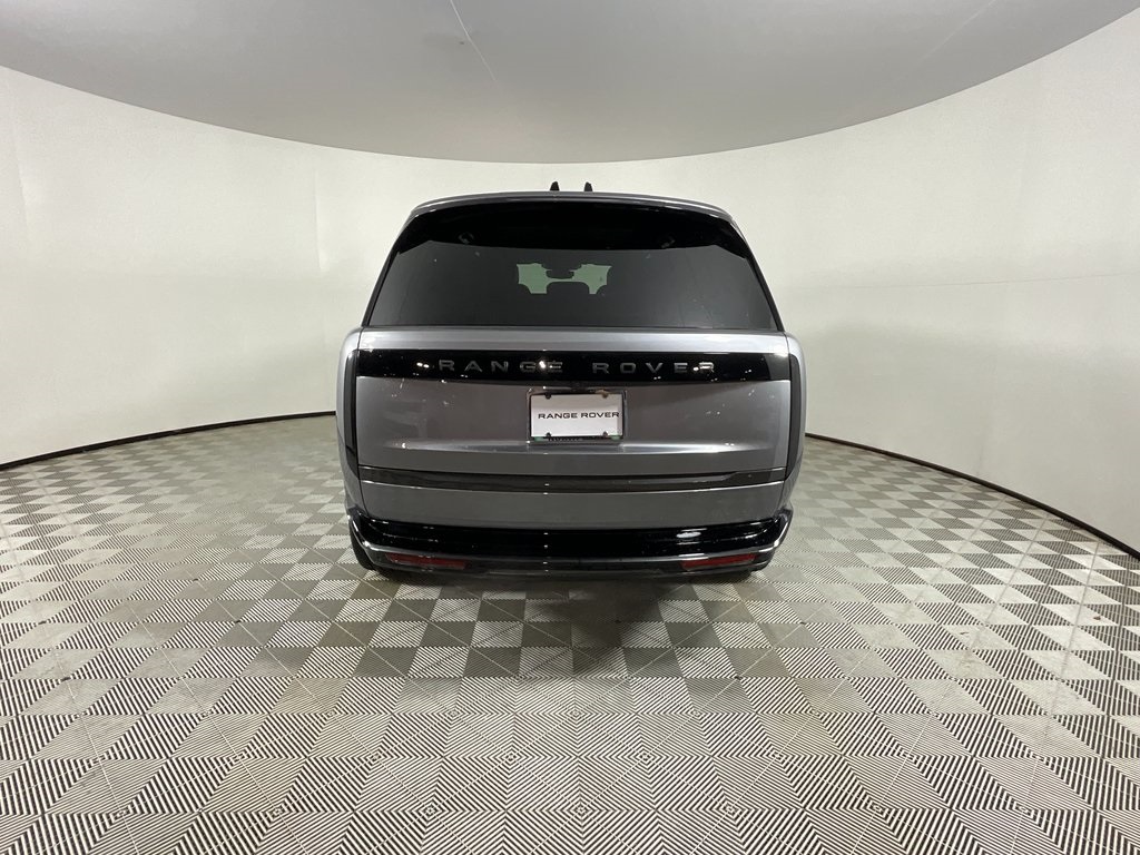 2025 Land Rover Range Rover SE photo 3