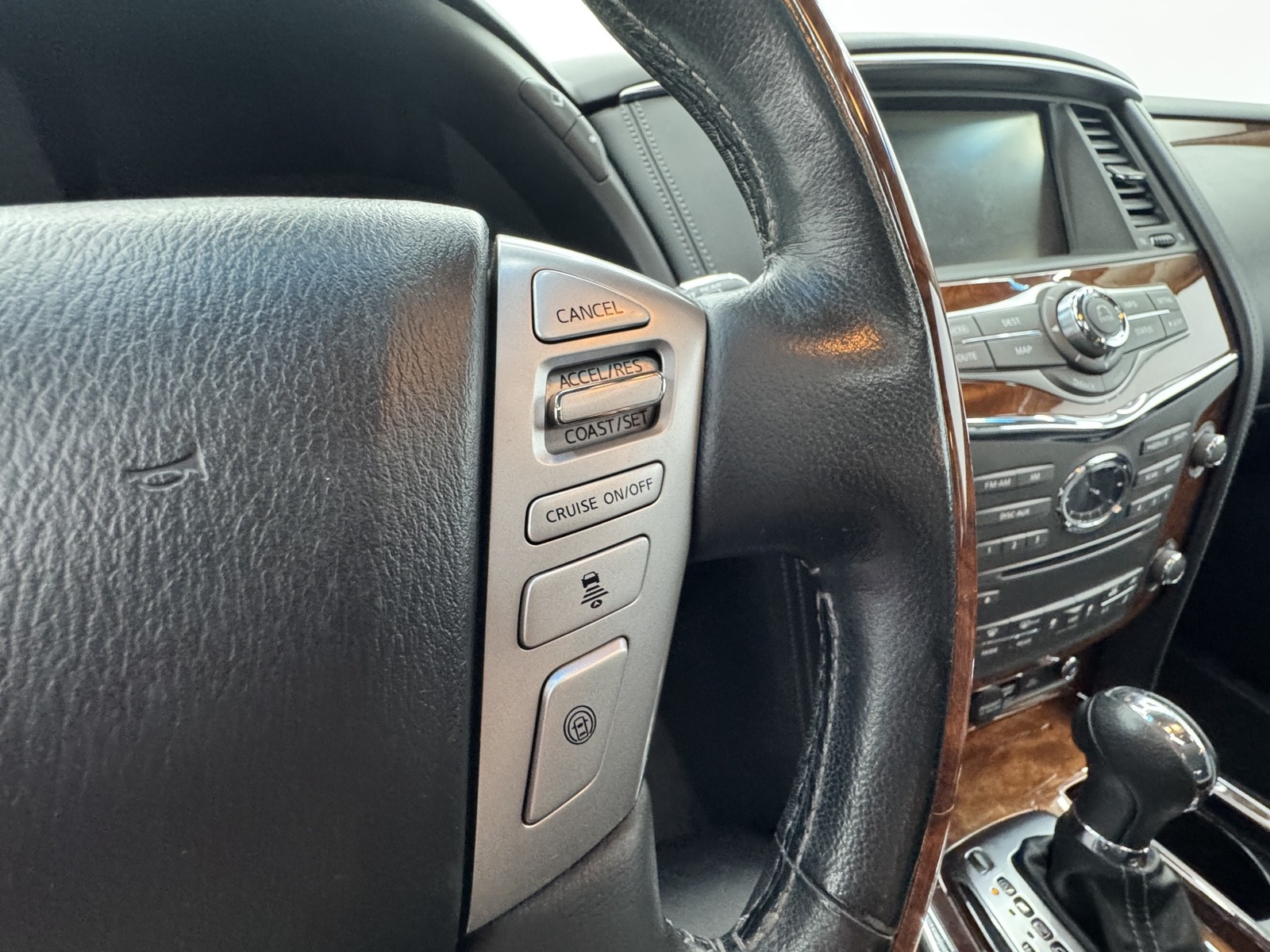 2017 Infiniti QX80 Limited photo 19