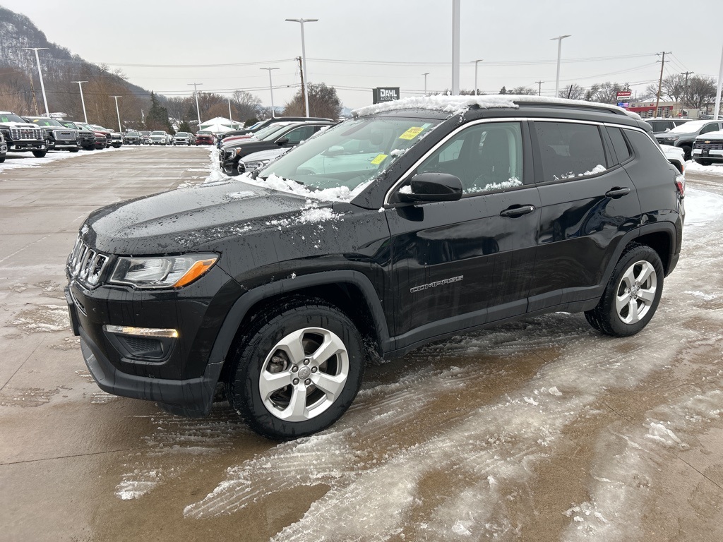 Used 2018 Jeep Compass Latitude with VIN 3C4NJDBB6JT264157 for sale in Winona, Minnesota