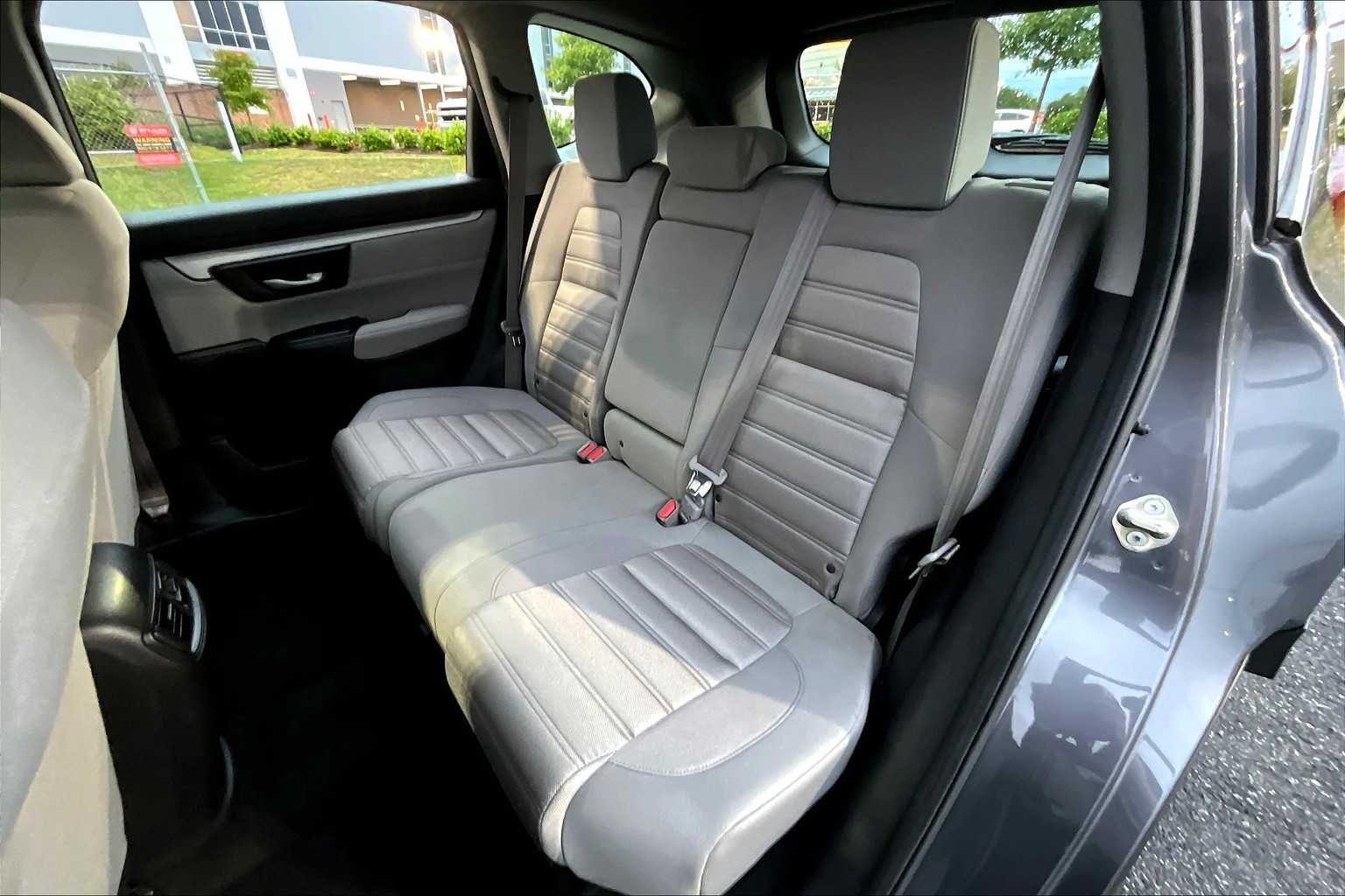 2017 Honda CR-V LX photo 17