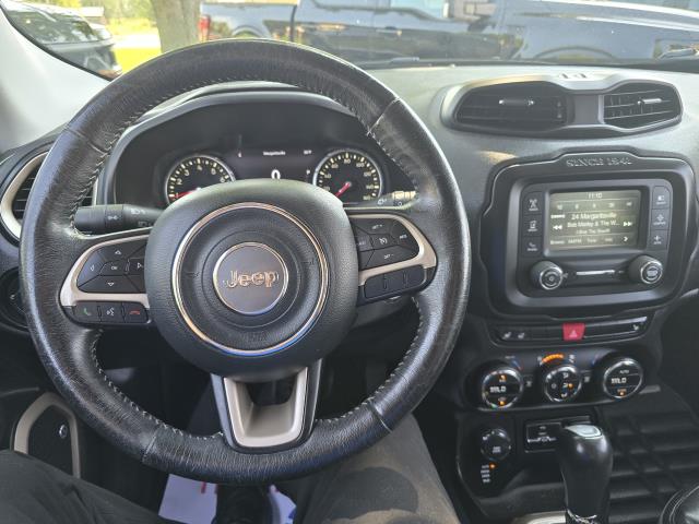 2016 Jeep Renegade Limited photo 15