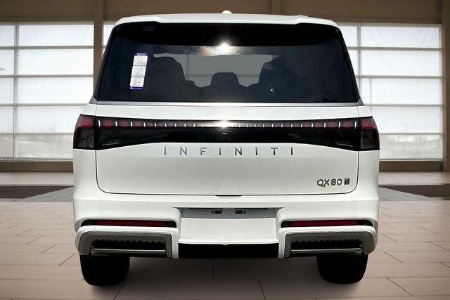 2026 Infiniti QX80 Luxe photo 4