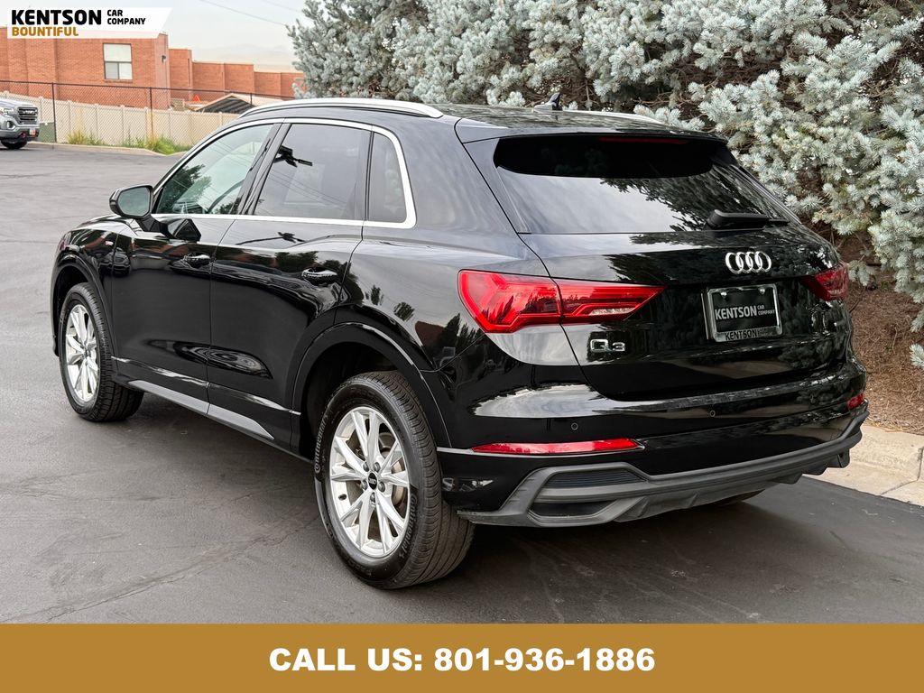 2025 Audi Q3 S line Premium photo 4