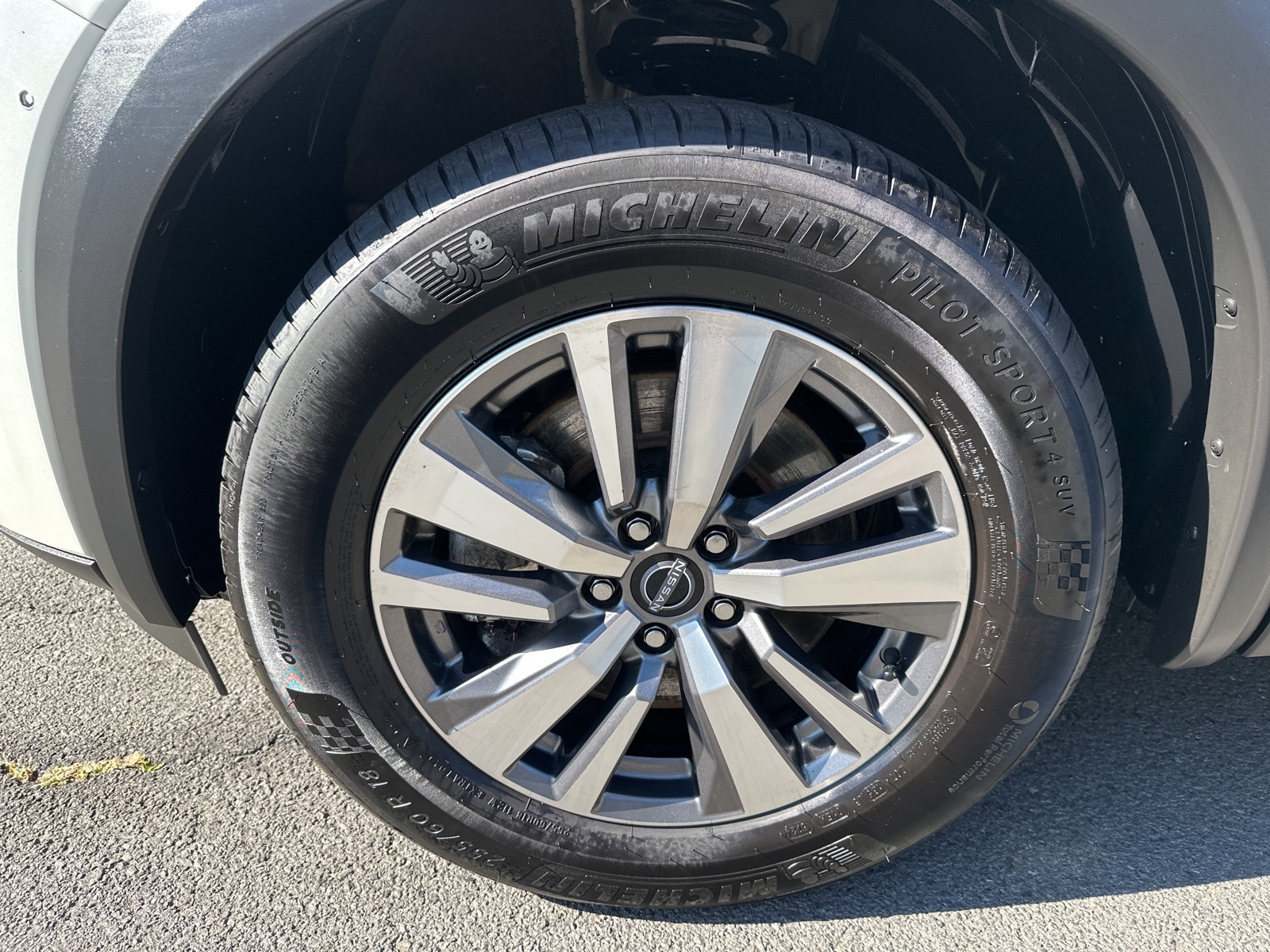 2023 Nissan Pathfinder SL photo 9
